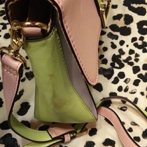 Iam selling a Aldo handbag - Picture 5 of 8